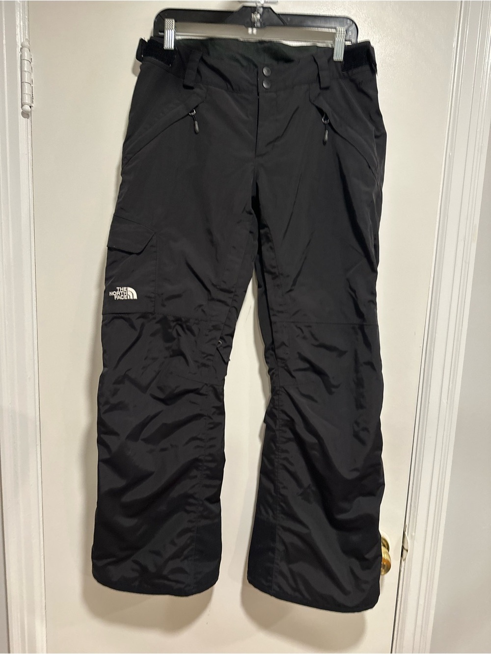 The North Face HyVent SzM Black Snow Womens Insulated Ski Snowboard Cargo pants